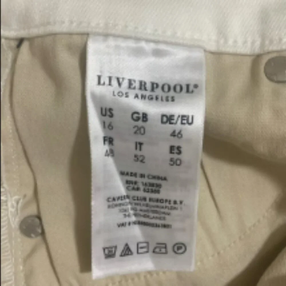 LIVERPOOL The Crop Straight Distressed Denim Jean Pants Women's Size 16/33